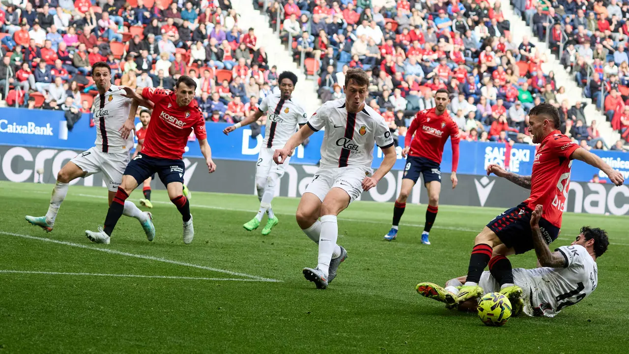 Partido de La Liga EA Sports entre CA Osasuna y RCD Mallorca disputado en el estadio de El Sadar en Pamplona. I&Ntilde;IGO ALZUGARAY