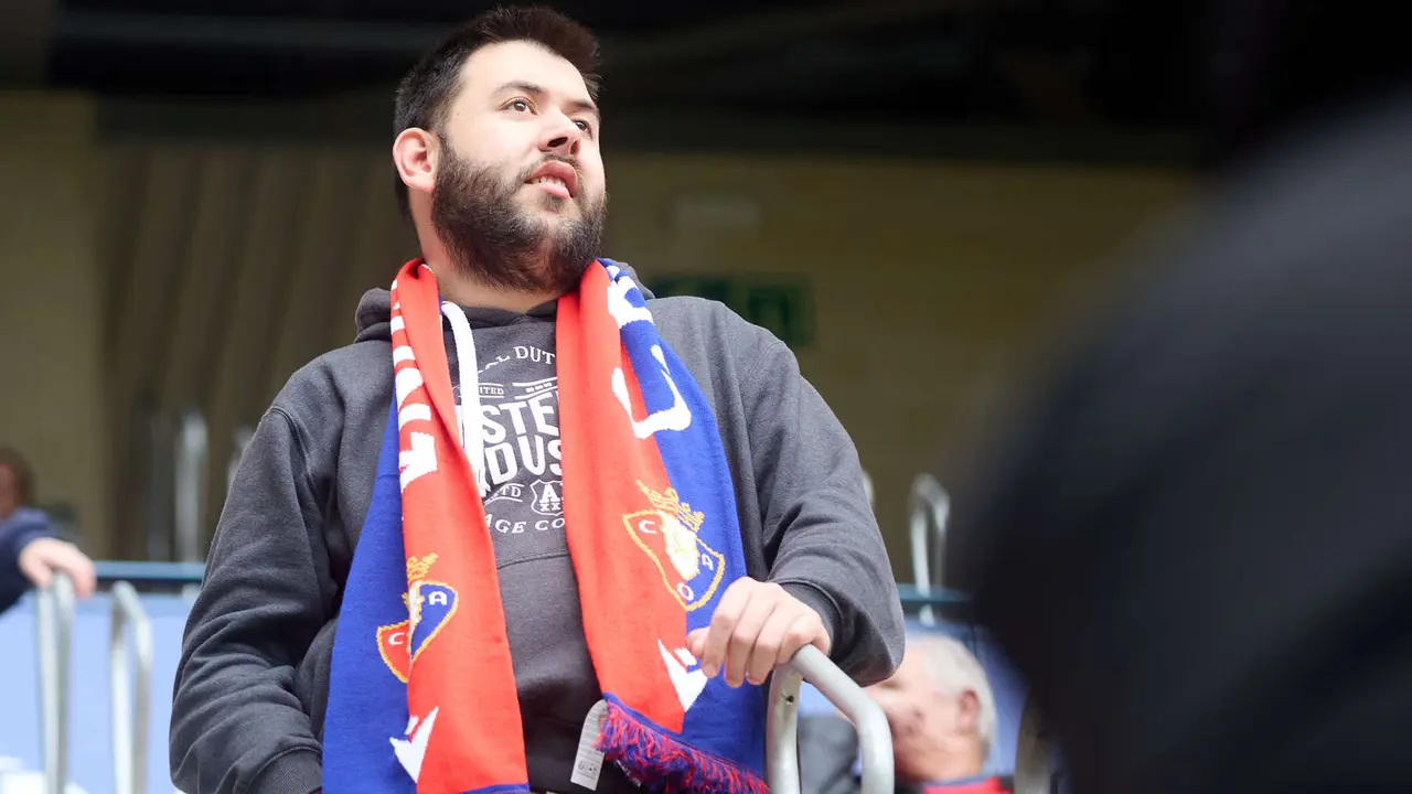 La grada del estadio de El Sadar durante el partido de La Liga EA Sports entre CA Osasuna y RCD Mallorca disputado en Pamplona. I&Ntilde;IGO ALZUGARAY
