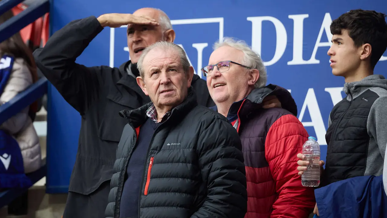 La grada del estadio de El Sadar durante el partido de La Liga EA Sports entre CA Osasuna y RCD Mallorca disputado en Pamplona. I&Ntilde;IGO ALZUGARAY