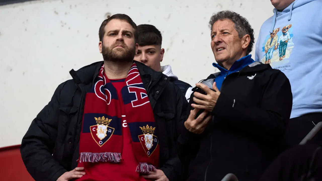 La grada del estadio de El Sadar durante el partido de La Liga EA Sports entre CA Osasuna y RCD Mallorca disputado en Pamplona. I&Ntilde;IGO ALZUGARAY