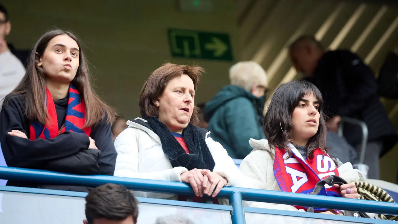 La grada del estadio de El Sadar durante el partido de La Liga EA Sports entre CA Osasuna y RCD Mallorca disputado en Pamplona. I&Ntilde;IGO ALZUGARAY