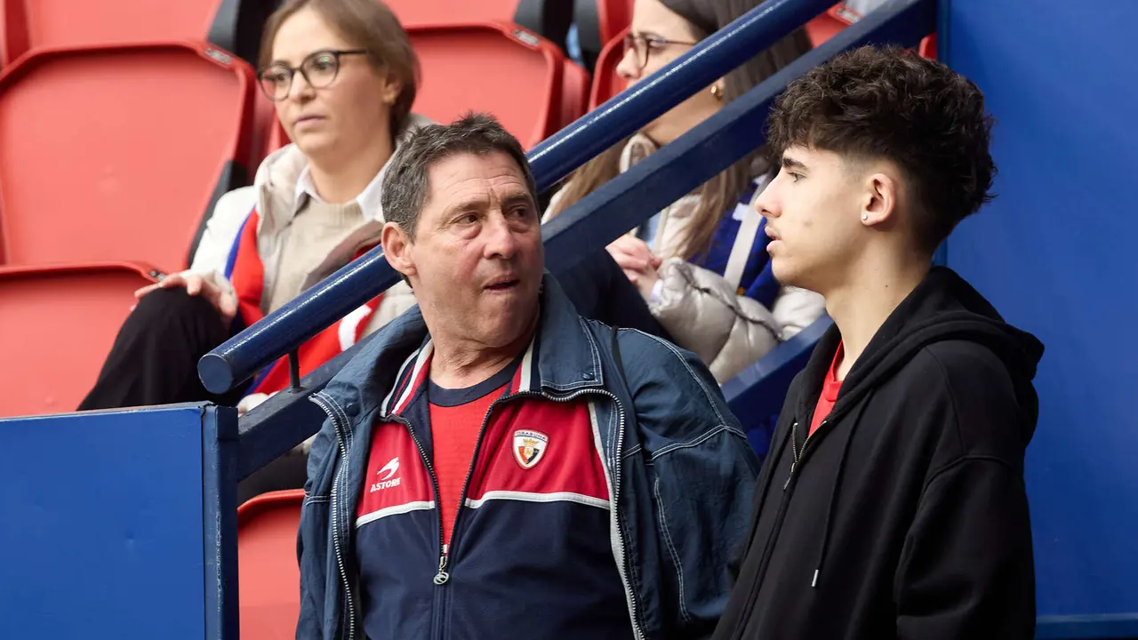 La grada del estadio de El Sadar durante el partido de La Liga EA Sports entre CA Osasuna y RCD Mallorca disputado en Pamplona. I&Ntilde;IGO ALZUGARAY