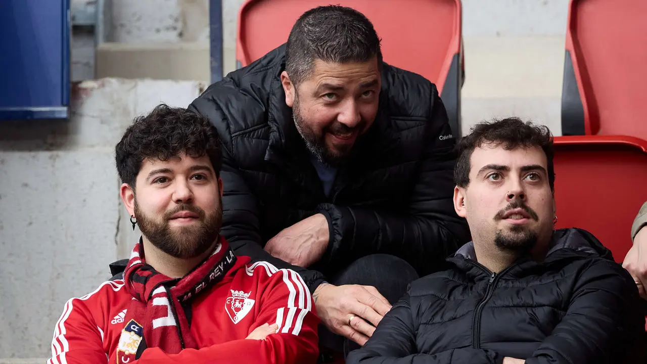 La grada del estadio de El Sadar durante el partido de La Liga EA Sports entre CA Osasuna y RCD Mallorca disputado en Pamplona. I&Ntilde;IGO ALZUGARAY