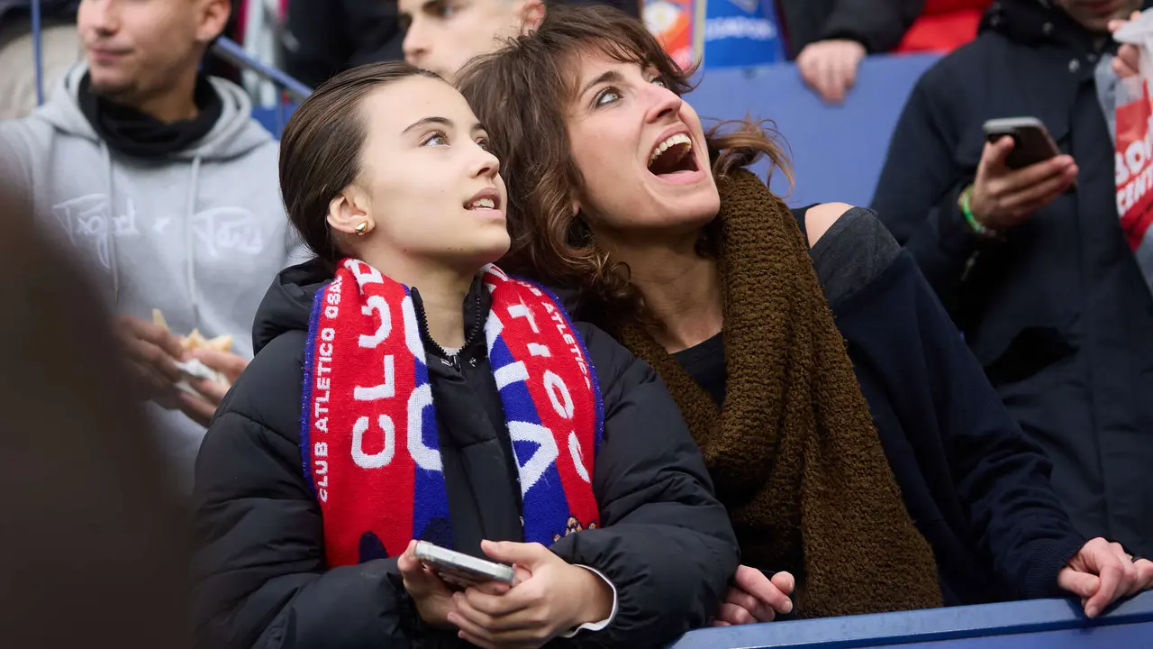 La grada del estadio de El Sadar durante el partido de La Liga EA Sports entre CA Osasuna y RCD Mallorca disputado en Pamplona. I&Ntilde;IGO ALZUGARAY