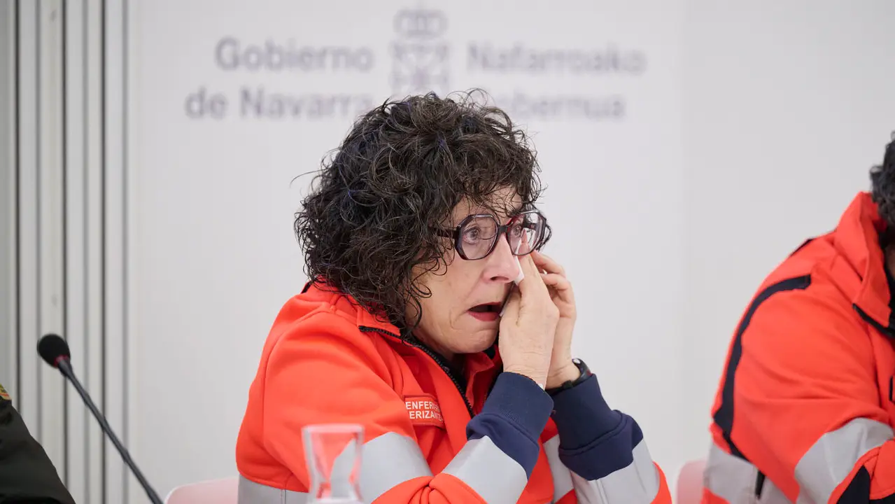 La Presidenta de Navarra participa junto al alcalde de Paiporta en un acto de reconocimiento a los efectivos de los servicios de emergencias del Gobierno de Navarra que ayudaron tras la DANA Sala de usos m&uacute;ltiples del Palacio de Navarra. PABLO LASAOSA