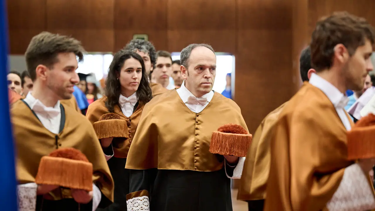La UPNA celebra el acto acad&eacute;mico de investidura de los nuevos doctores y doctoras que han le&iacute;do su tesis en los &uacute;ltimos dos a&ntilde;os. PABLO LASAOSA