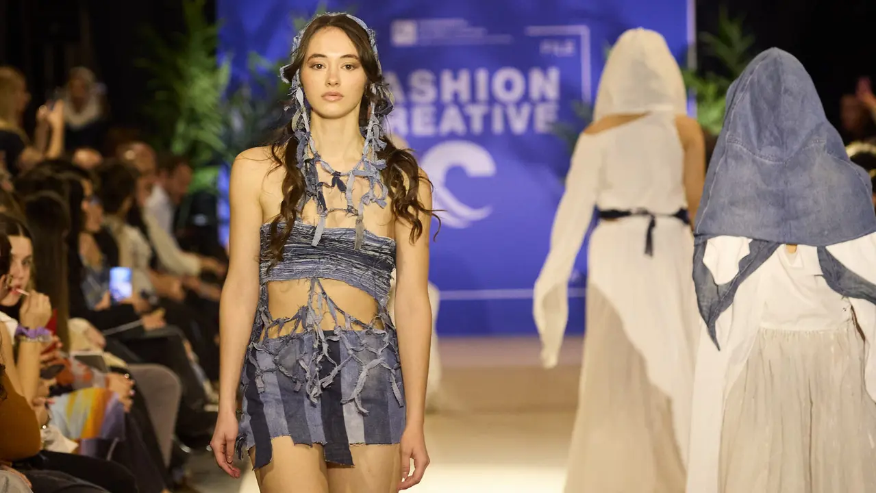 V edici&oacute;n del Fashion Creative, desfile de moda de los alumnos de Dise&ntilde;o de Moda de Creanavarra, en el pabell&oacute;n Navarra Arena de Pamplona. I&Ntilde;IGO ALZUGARAY