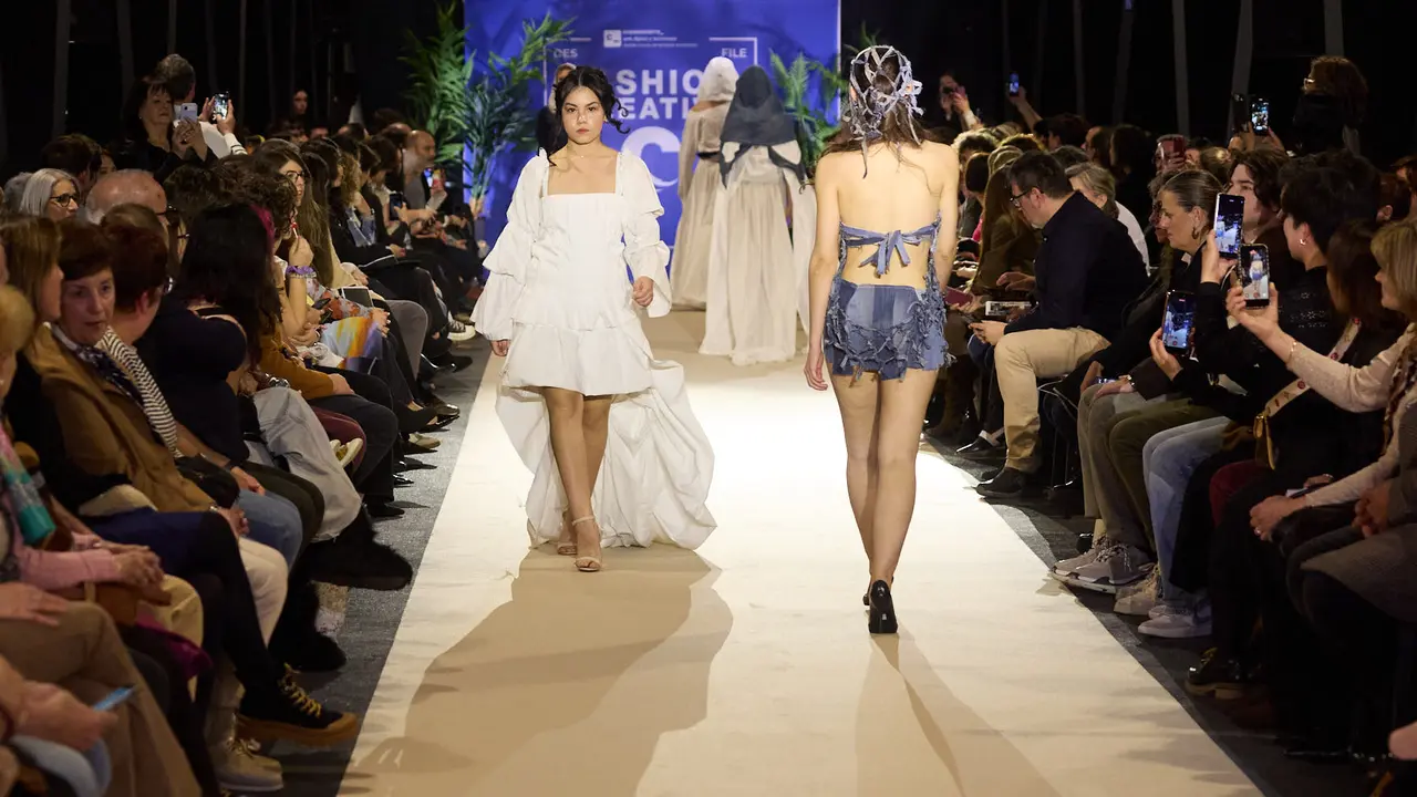 V edici&oacute;n del Fashion Creative, desfile de moda de los alumnos de Dise&ntilde;o de Moda de Creanavarra, en el pabell&oacute;n Navarra Arena de Pamplona. I&Ntilde;IGO ALZUGARAY