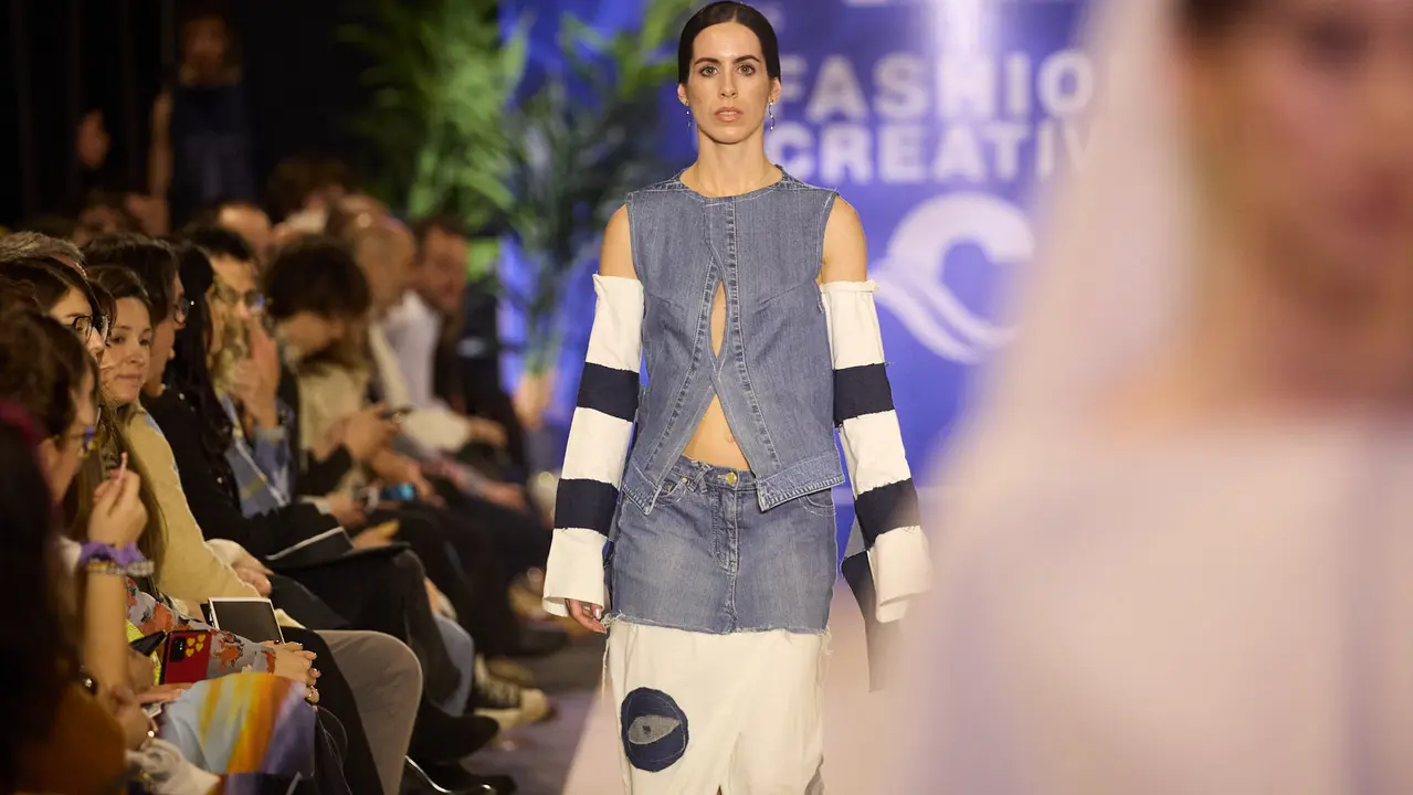 V edici&oacute;n del Fashion Creative, desfile de moda de los alumnos de Dise&ntilde;o de Moda de Creanavarra, en el pabell&oacute;n Navarra Arena de Pamplona. I&Ntilde;IGO ALZUGARAY