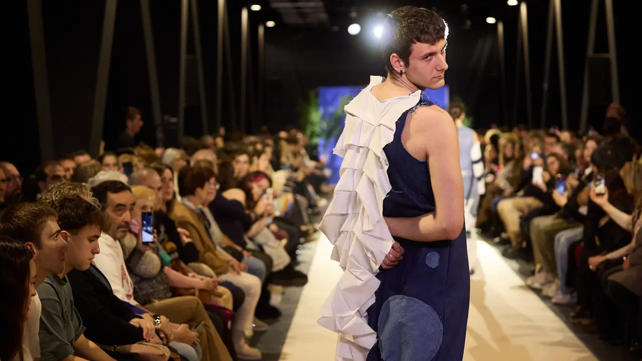V edici&oacute;n del Fashion Creative, desfile de moda de los alumnos de Dise&ntilde;o de Moda de Creanavarra, en el pabell&oacute;n Navarra Arena de Pamplona. I&Ntilde;IGO ALZUGARAY
