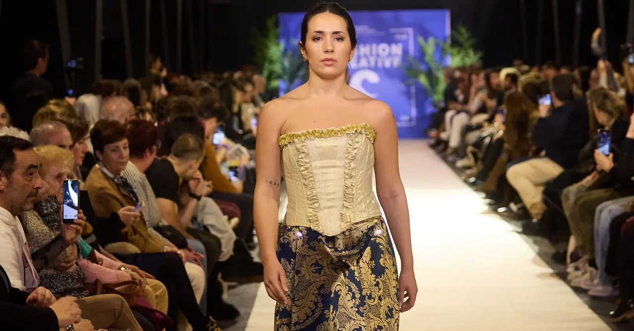 V edici&oacute;n del Fashion Creative, desfile de moda de los alumnos de Dise&ntilde;o de Moda de Creanavarra, en el pabell&oacute;n Navarra Arena de Pamplona. I&Ntilde;IGO ALZUGARAY
