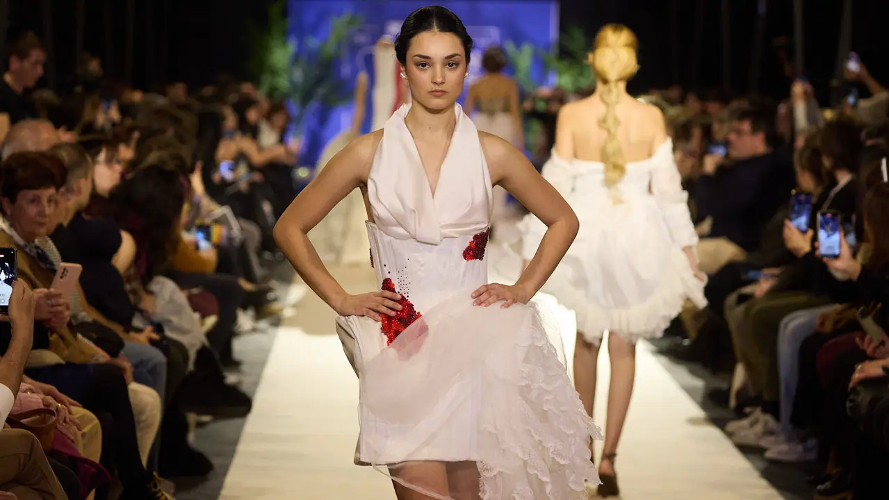 V edici&oacute;n del Fashion Creative, desfile de moda de los alumnos de Dise&ntilde;o de Moda de Creanavarra, en el pabell&oacute;n Navarra Arena de Pamplona. I&Ntilde;IGO ALZUGARAY