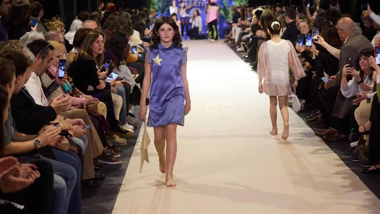 V edici&oacute;n del Fashion Creative, desfile de moda de los alumnos de Dise&ntilde;o de Moda de Creanavarra, en el pabell&oacute;n Navarra Arena de Pamplona. I&Ntilde;IGO ALZUGARAY