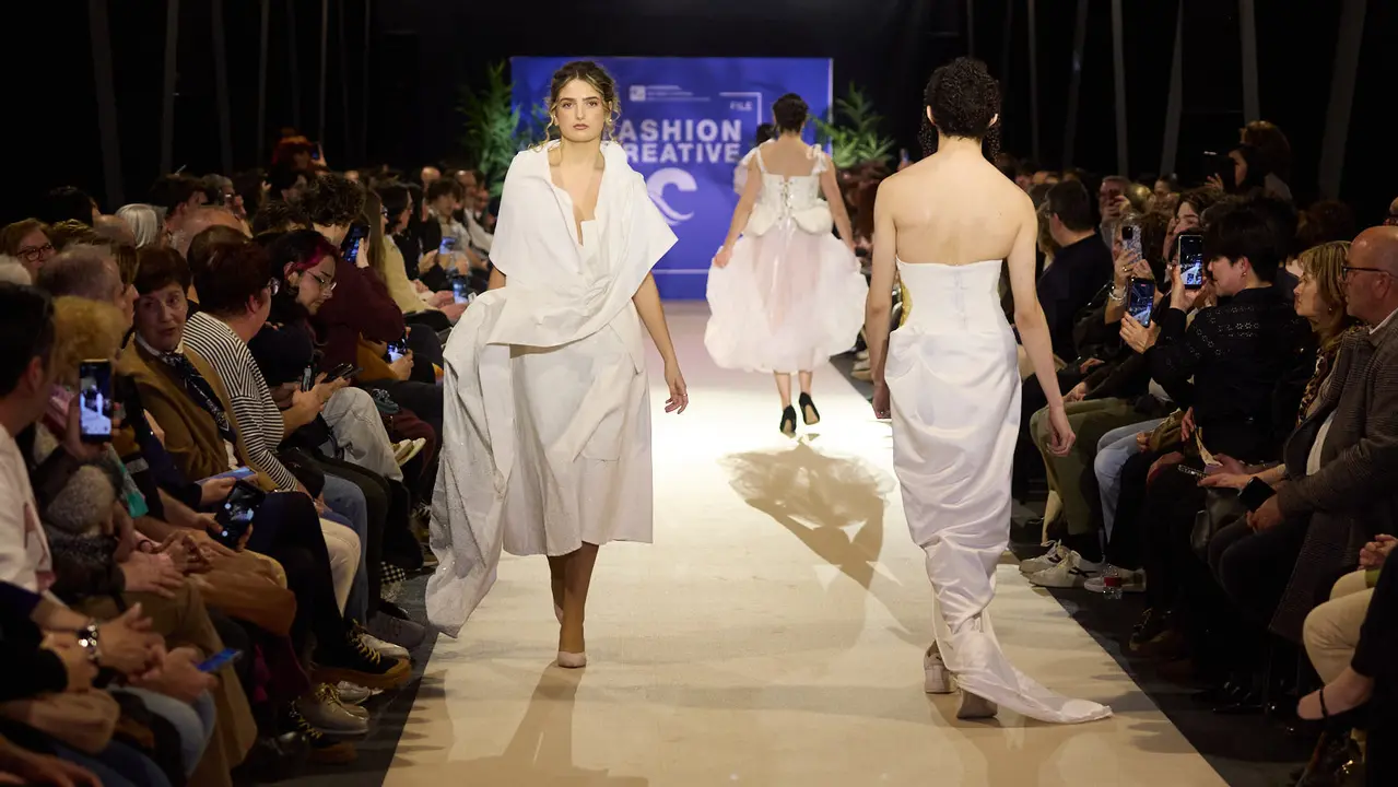 V edici&oacute;n del Fashion Creative, desfile de moda de los alumnos de Dise&ntilde;o de Moda de Creanavarra, en el pabell&oacute;n Navarra Arena de Pamplona. I&Ntilde;IGO ALZUGARAY