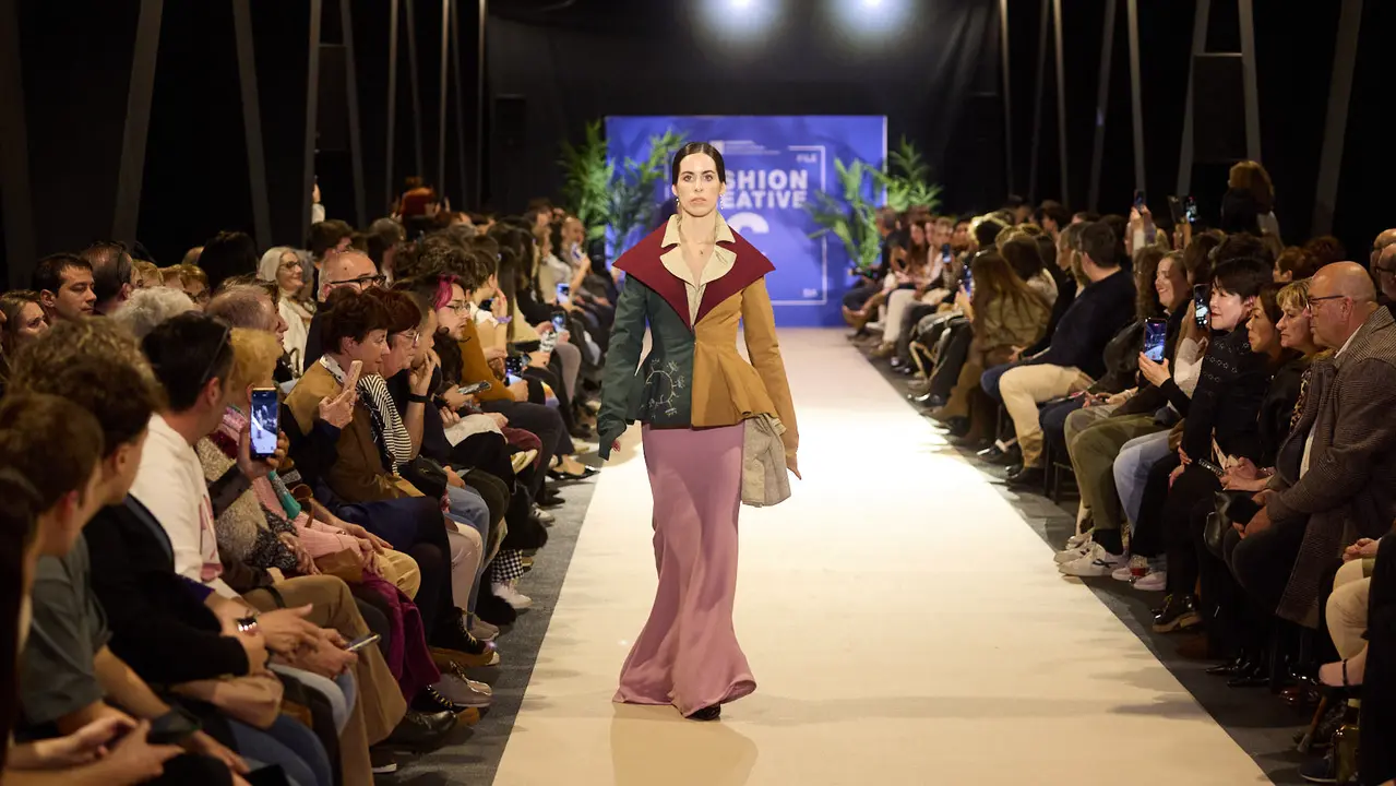 V edici&oacute;n del Fashion Creative, desfile de moda de los alumnos de Dise&ntilde;o de Moda de Creanavarra, en el pabell&oacute;n Navarra Arena de Pamplona. I&Ntilde;IGO ALZUGARAY