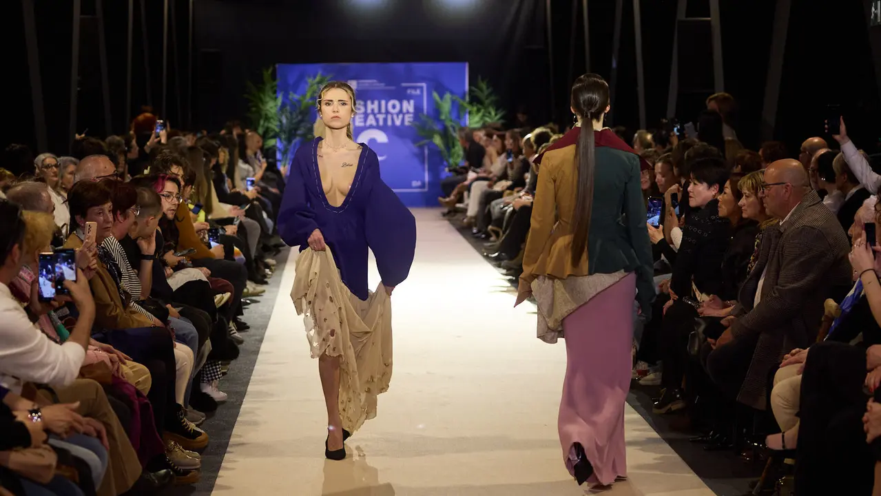 V edici&oacute;n del Fashion Creative, desfile de moda de los alumnos de Dise&ntilde;o de Moda de Creanavarra, en el pabell&oacute;n Navarra Arena de Pamplona. I&Ntilde;IGO ALZUGARAY