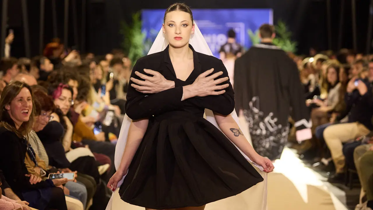 V edici&oacute;n del Fashion Creative, desfile de moda de los alumnos de Dise&ntilde;o de Moda de Creanavarra, en el pabell&oacute;n Navarra Arena de Pamplona. I&Ntilde;IGO ALZUGARAY