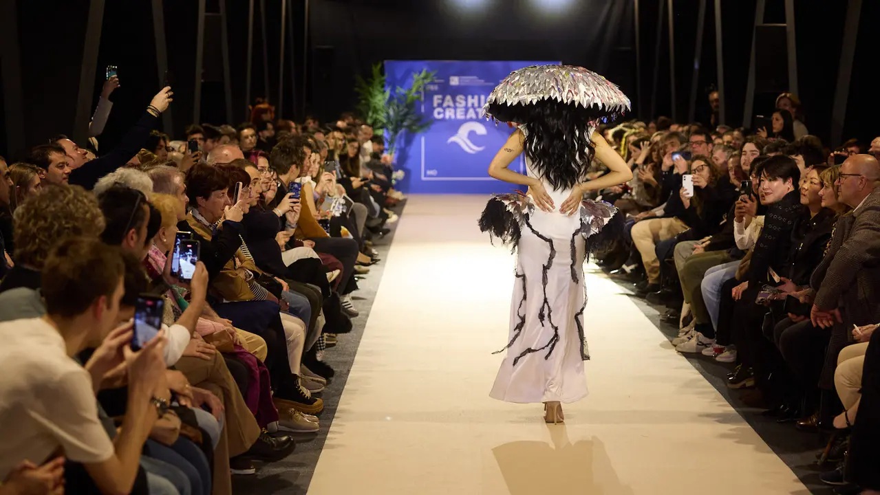 V edici&oacute;n del Fashion Creative, desfile de moda de los alumnos de Dise&ntilde;o de Moda de Creanavarra, en el pabell&oacute;n Navarra Arena de Pamplona. I&Ntilde;IGO ALZUGARAY