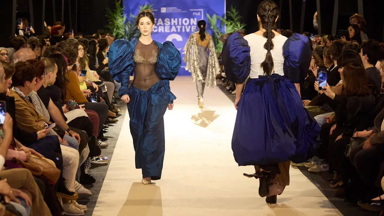 V edici&oacute;n del Fashion Creative, desfile de moda de los alumnos de Dise&ntilde;o de Moda de Creanavarra, en el pabell&oacute;n Navarra Arena de Pamplona. I&Ntilde;IGO ALZUGARAY