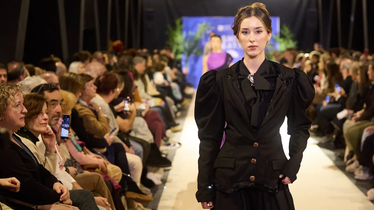 V edici&oacute;n del Fashion Creative, desfile de moda de los alumnos de Dise&ntilde;o de Moda de Creanavarra, en el pabell&oacute;n Navarra Arena de Pamplona. I&Ntilde;IGO ALZUGARAY