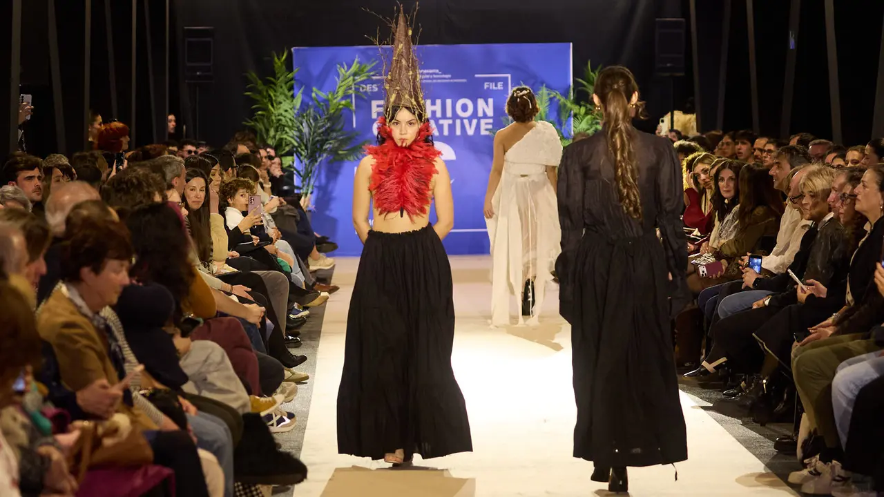 V edici&oacute;n del Fashion Creative, desfile de moda de los alumnos de Dise&ntilde;o de Moda de Creanavarra, en el pabell&oacute;n Navarra Arena de Pamplona. I&Ntilde;IGO ALZUGARAY