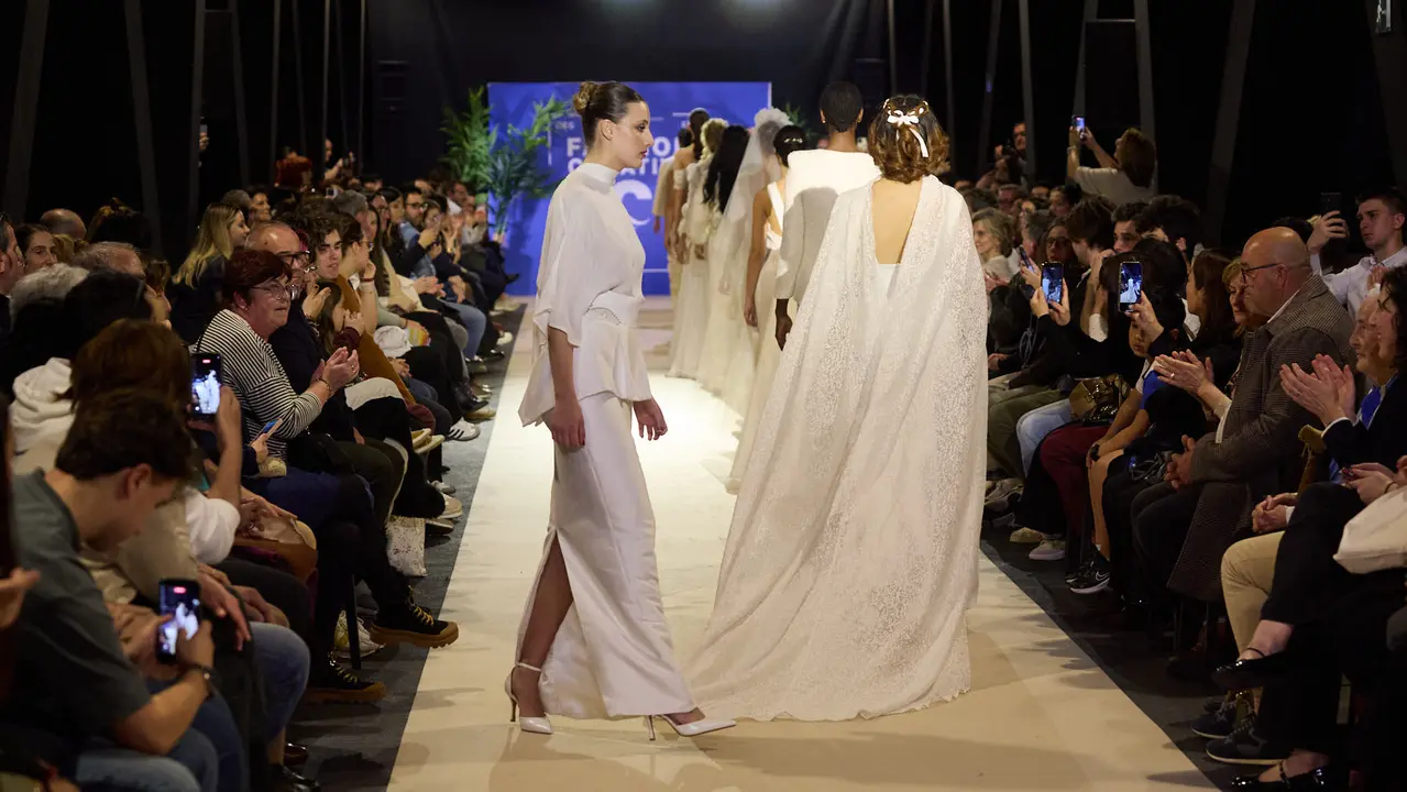 V edici&oacute;n del Fashion Creative, desfile de moda de los alumnos de Dise&ntilde;o de Moda de Creanavarra, en el pabell&oacute;n Navarra Arena de Pamplona. I&Ntilde;IGO ALZUGARAY