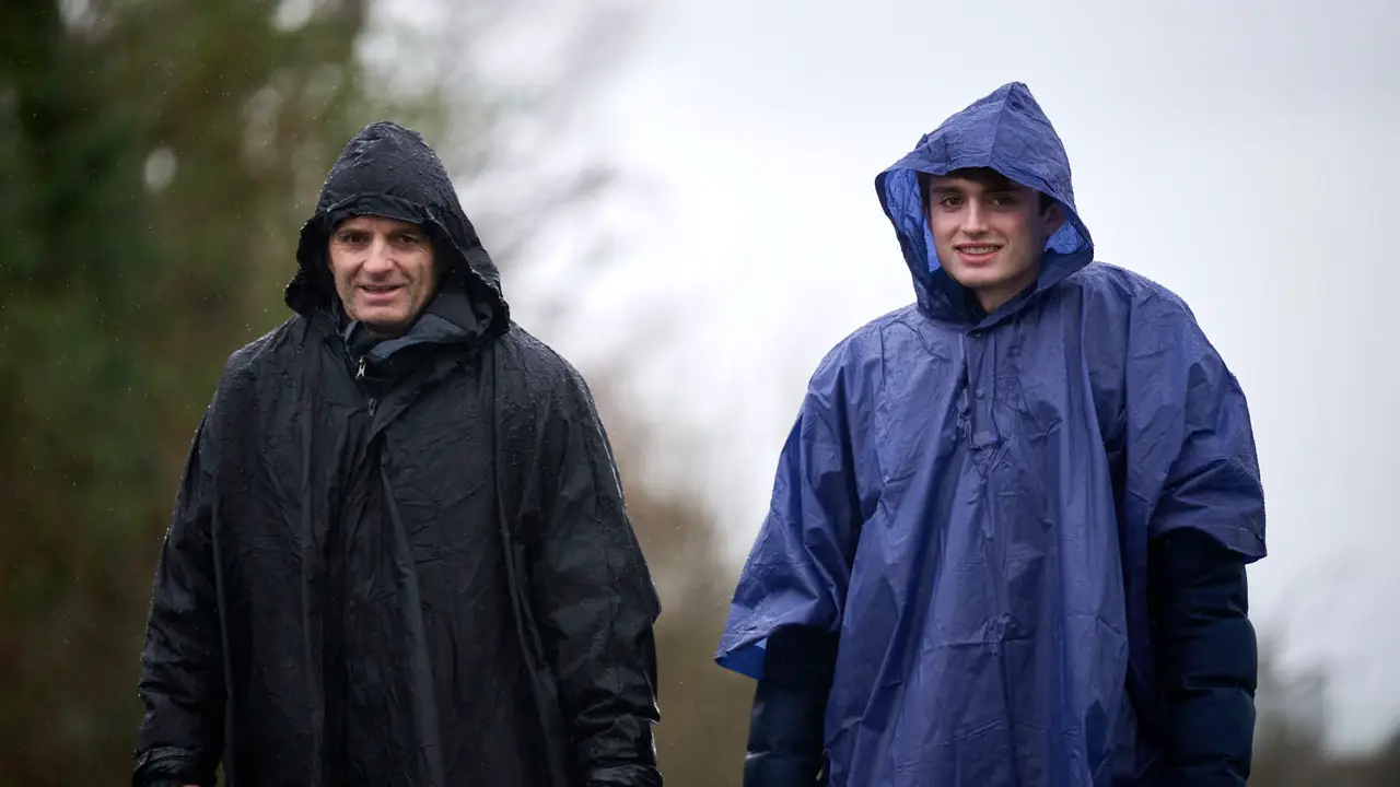 Miles de personas peregrinan a Javier durante la segunda Javierada de 2026. PABLO LASAOSA