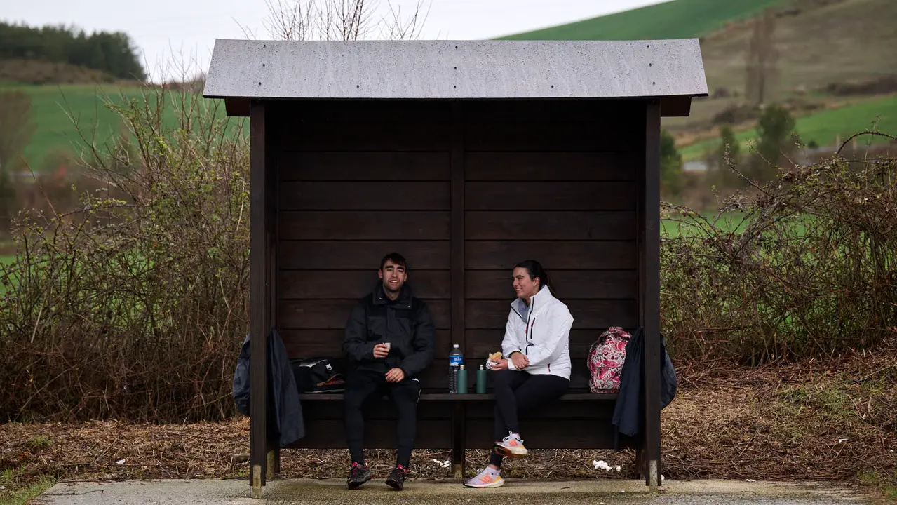 Miles de personas peregrinan a Javier durante la segunda Javierada de 2026. PABLO LASAOSA