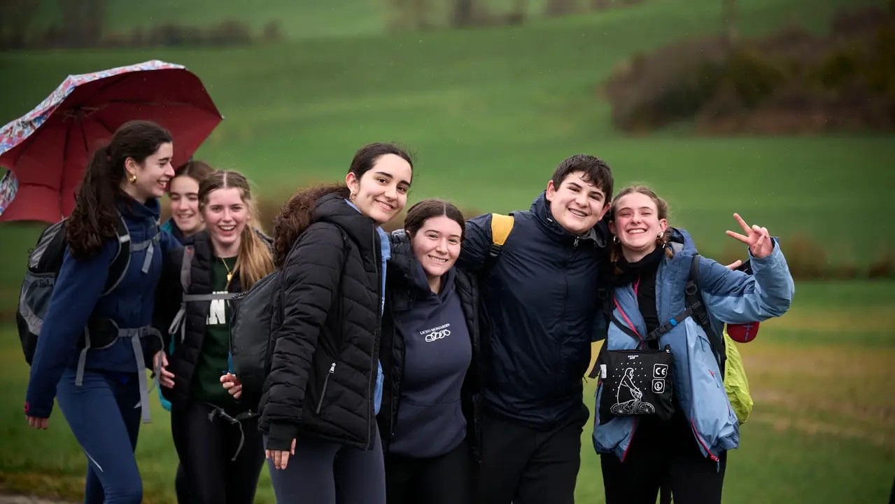 Miles de personas peregrinan a Javier durante la segunda Javierada de 2026. PABLO LASAOSA