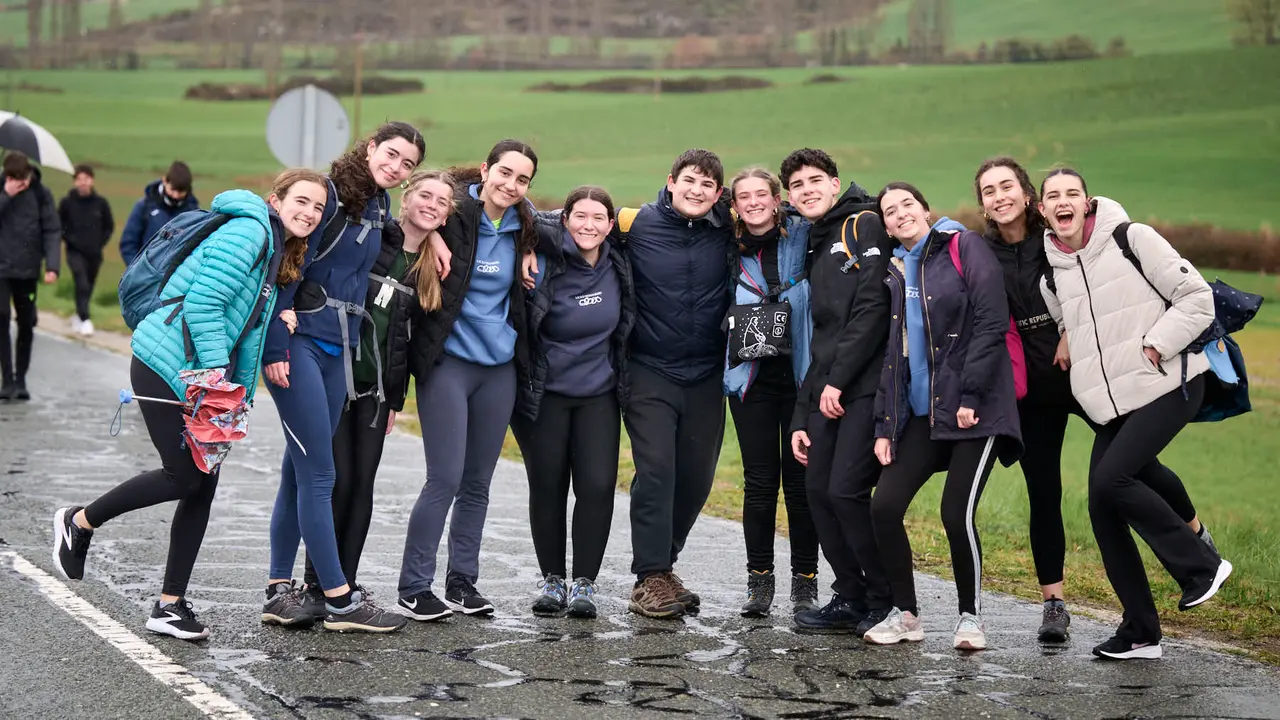 Miles de personas peregrinan a Javier durante la segunda Javierada de 2026. PABLO LASAOSA