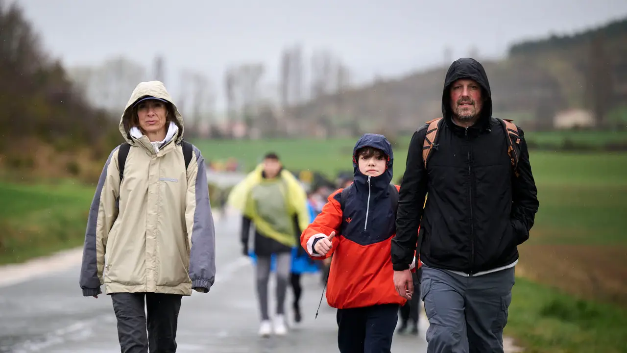 Miles de personas peregrinan a Javier durante la segunda Javierada de 2026. PABLO LASAOSA