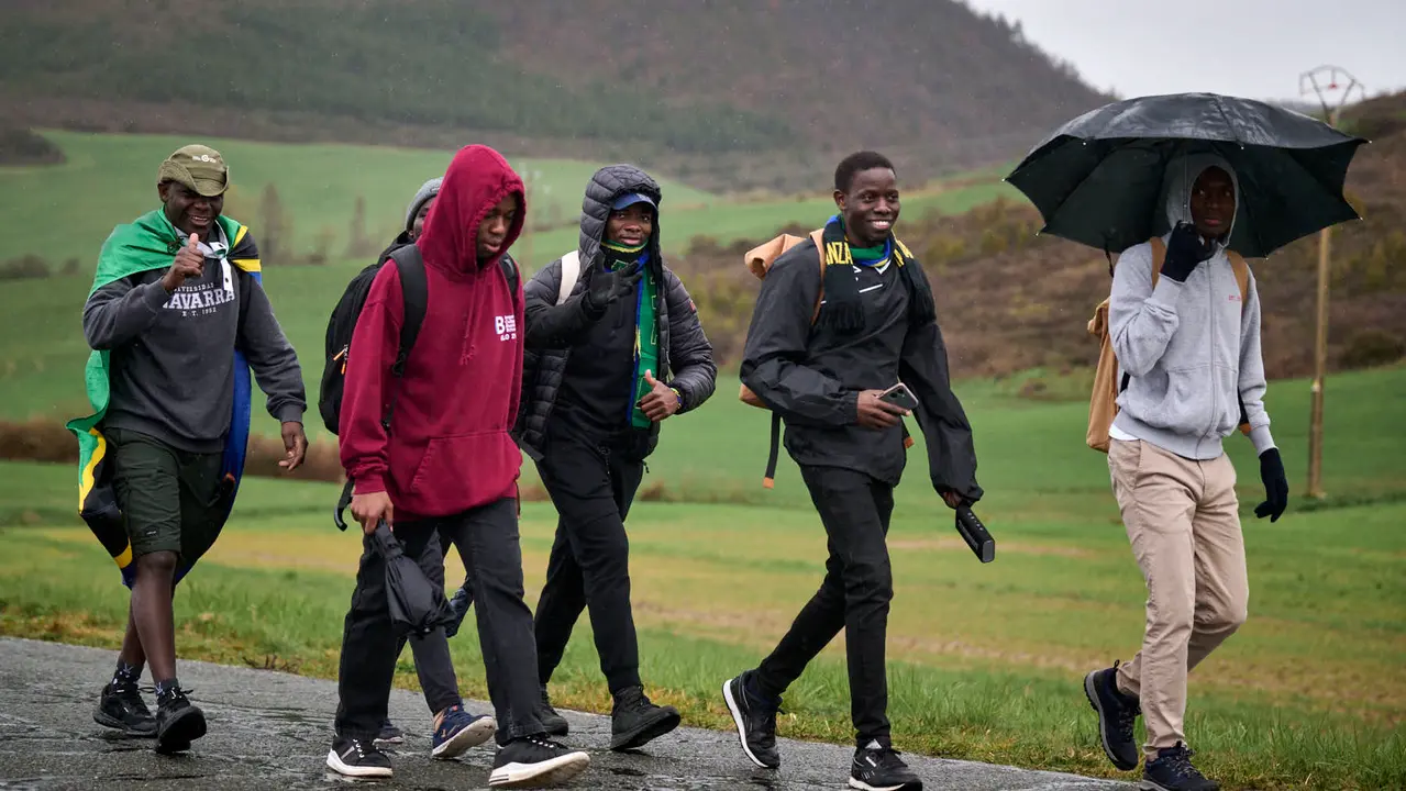 Miles de personas peregrinan a Javier durante la segunda Javierada de 2026. PABLO LASAOSA