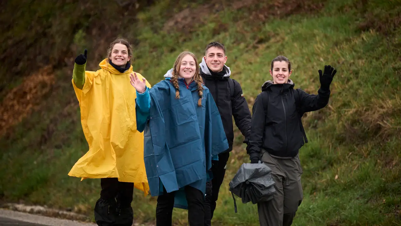 Miles de personas peregrinan a Javier durante la segunda Javierada de 2026. PABLO LASAOSA