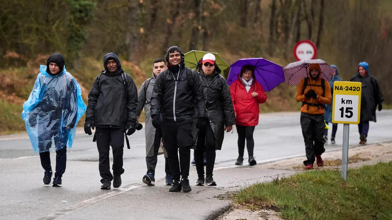 Miles de personas peregrinan a Javier durante la segunda Javierada de 2026. PABLO LASAOSA