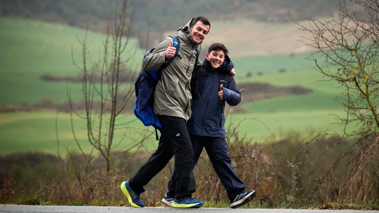 Miles de personas peregrinan a Javier durante la segunda Javierada de 2026. PABLO LASAOSA