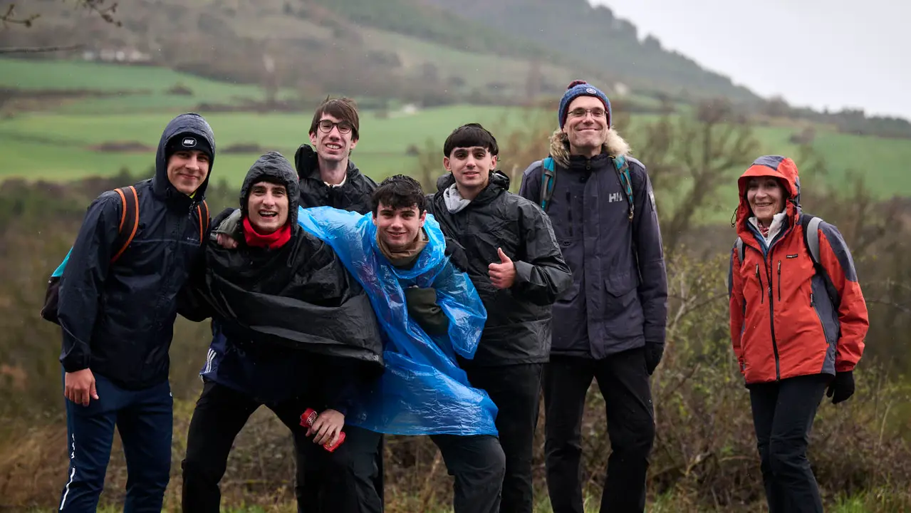 Miles de personas peregrinan a Javier durante la segunda Javierada de 2026. PABLO LASAOSA