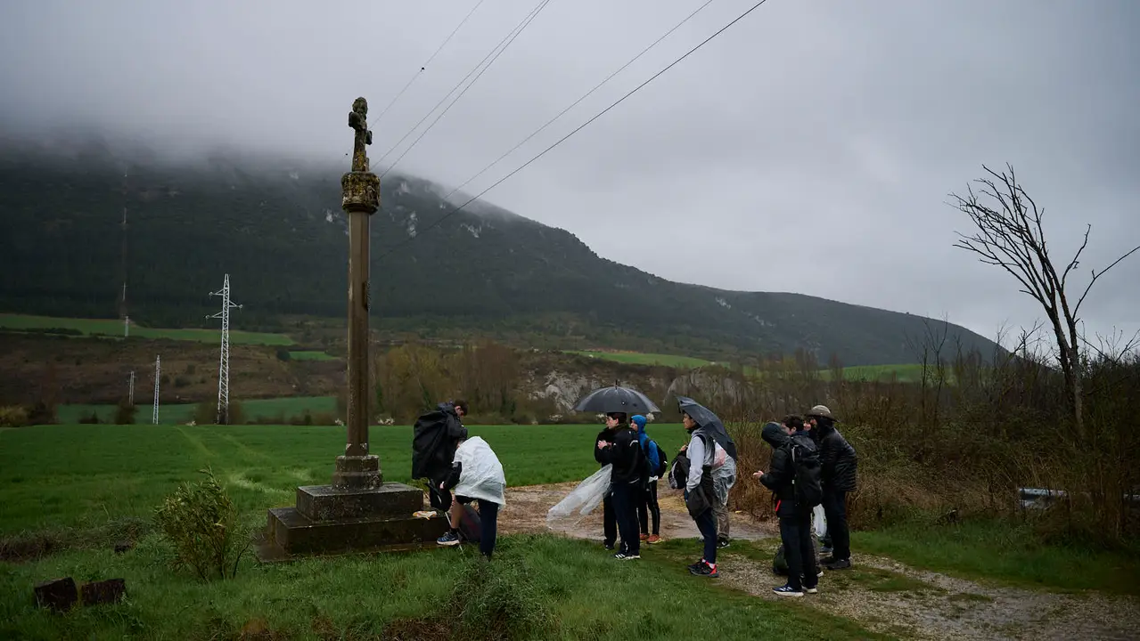 Miles de personas peregrinan a Javier durante la segunda Javierada de 2026. PABLO LASAOSA