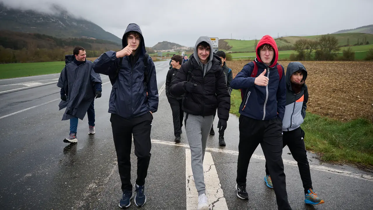 Miles de personas peregrinan a Javier durante la segunda Javierada de 2026. PABLO LASAOSA