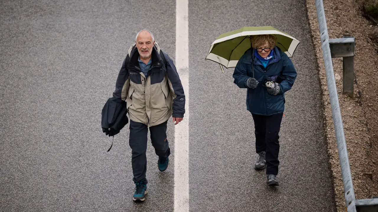 Miles de personas peregrinan a Javier durante la segunda Javierada de 2026. PABLO LASAOSA