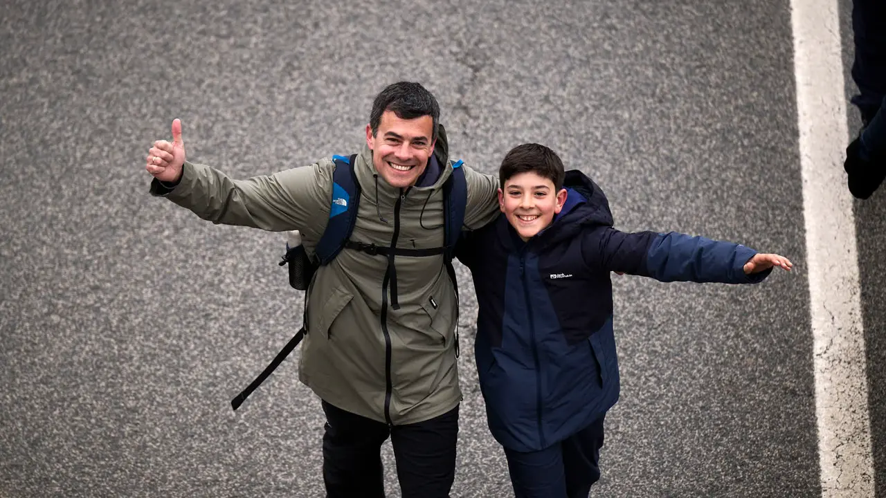 Miles de personas peregrinan a Javier durante la segunda Javierada de 2026. PABLO LASAOSA