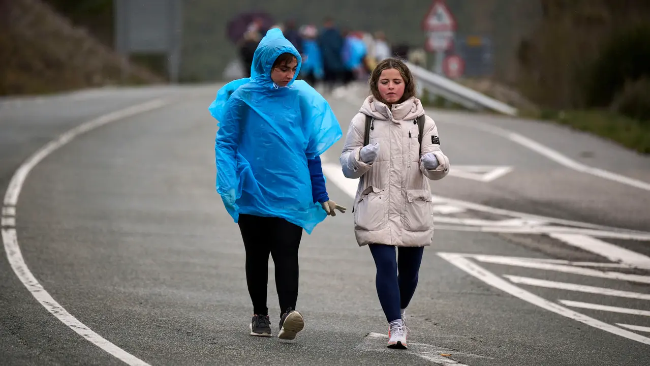 Miles de personas peregrinan a Javier durante la segunda Javierada de 2026. PABLO LASAOSA