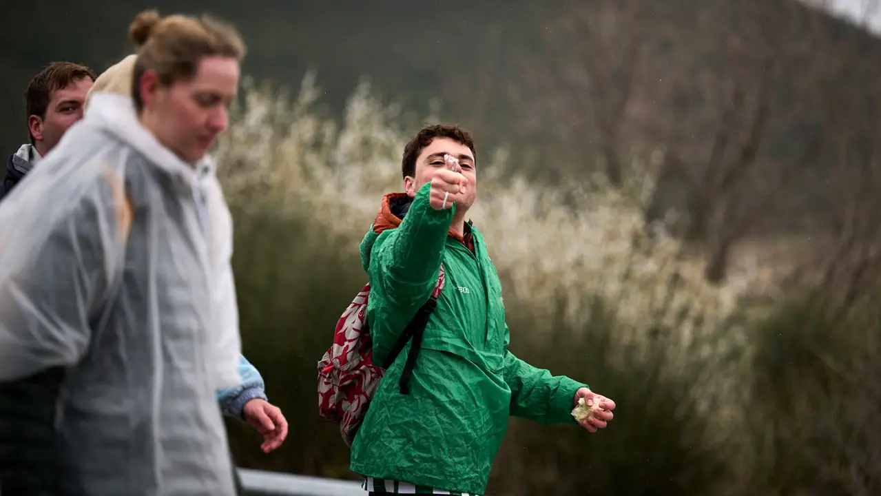 Miles de personas peregrinan a Javier durante la segunda Javierada de 2026. PABLO LASAOSA