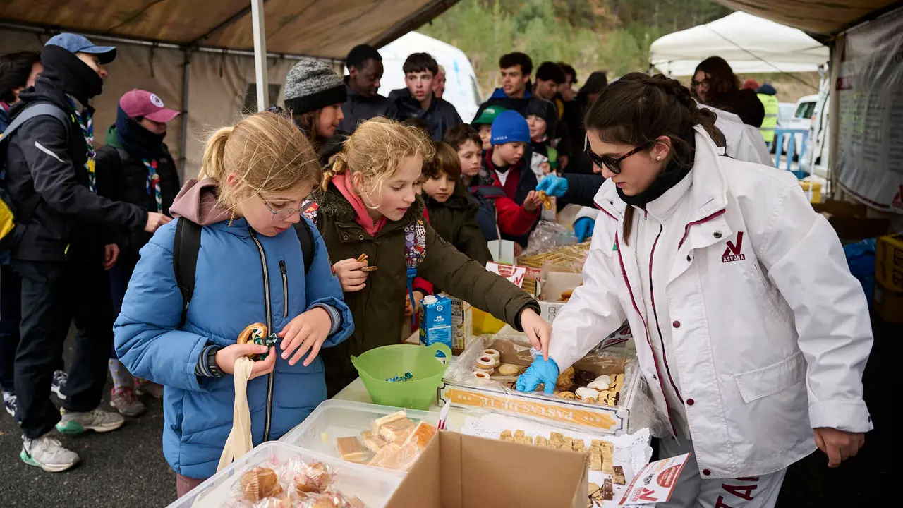 Miles de personas peregrinan a Javier durante la segunda Javierada de 2026. PABLO LASAOSA