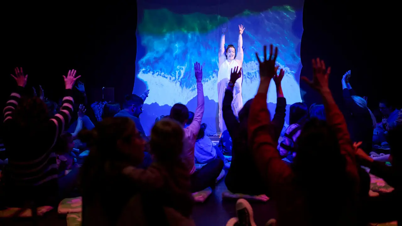 Puesta en escena del espect&aacute;culo "Danzad, danzad, bebitos" para ni&ntilde;os y acompa&ntilde;antes. PABLO LASAOSA