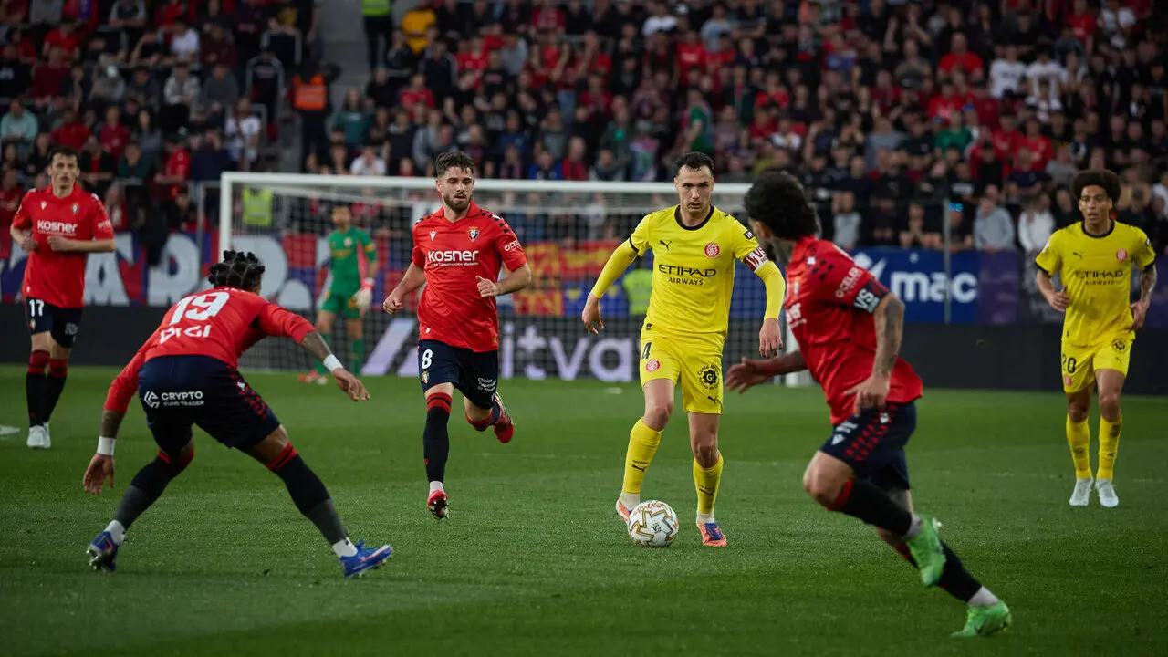 Partido de La Liga EA Sports entre CA Osasuna y Girona FC disputado en el estadio de El Sadar en Pamplona. I&Ntilde;IGO ALZUGARAY
