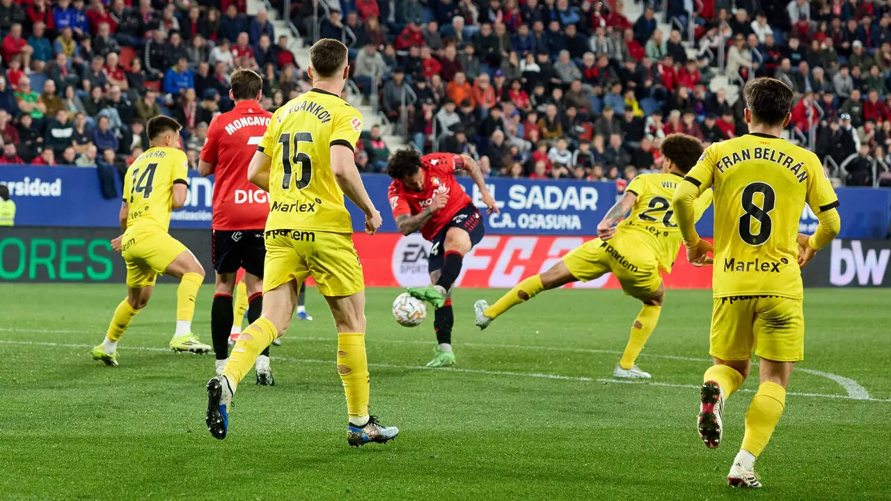 Partido de La Liga EA Sports entre CA Osasuna y Girona FC disputado en el estadio de El Sadar en Pamplona. I&Ntilde;IGO ALZUGARAY