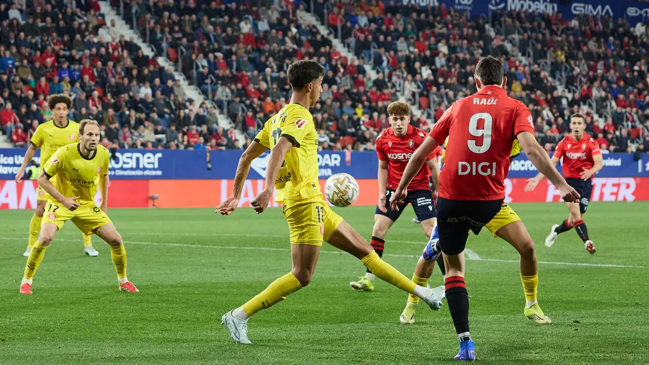 Partido de La Liga EA Sports entre CA Osasuna y Girona FC disputado en el estadio de El Sadar en Pamplona. I&Ntilde;IGO ALZUGARAY
