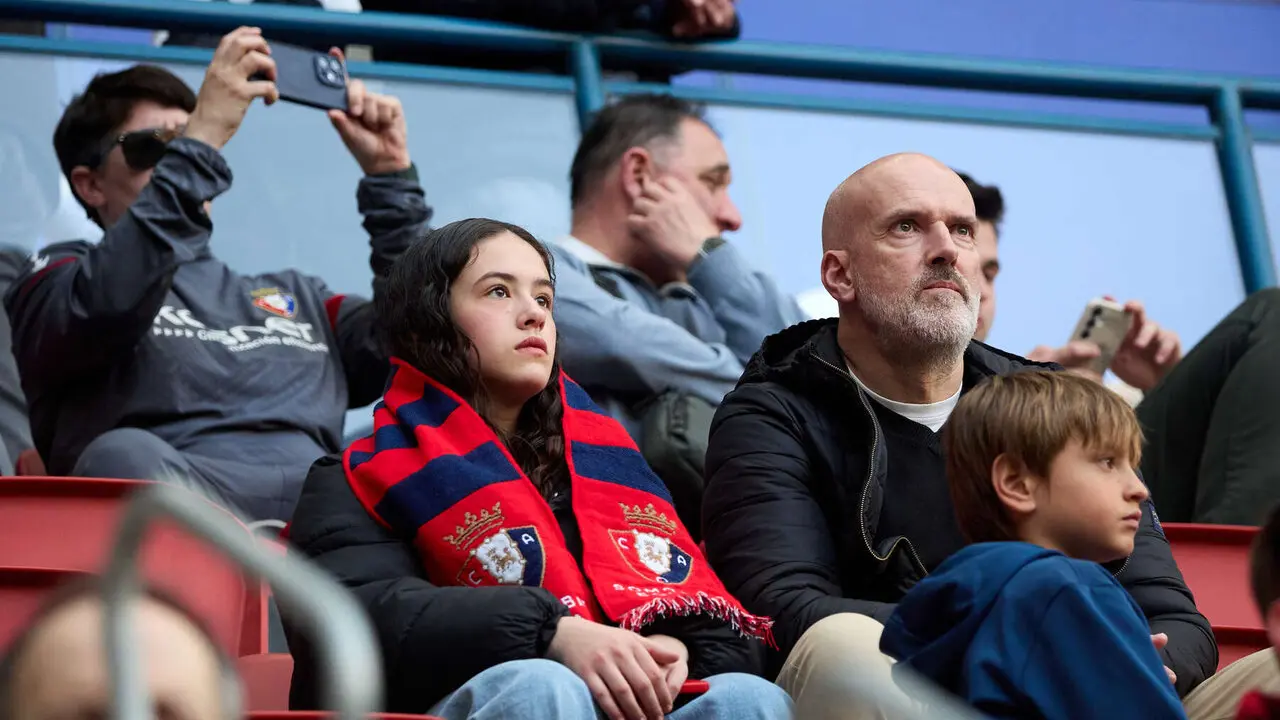 La grada del estadio de El Sadar durante el partido de La Liga EA Sports entre CA Osasuna y Girona FC disputado en Pamplona. I&Ntilde;IGO ALZUGARAY