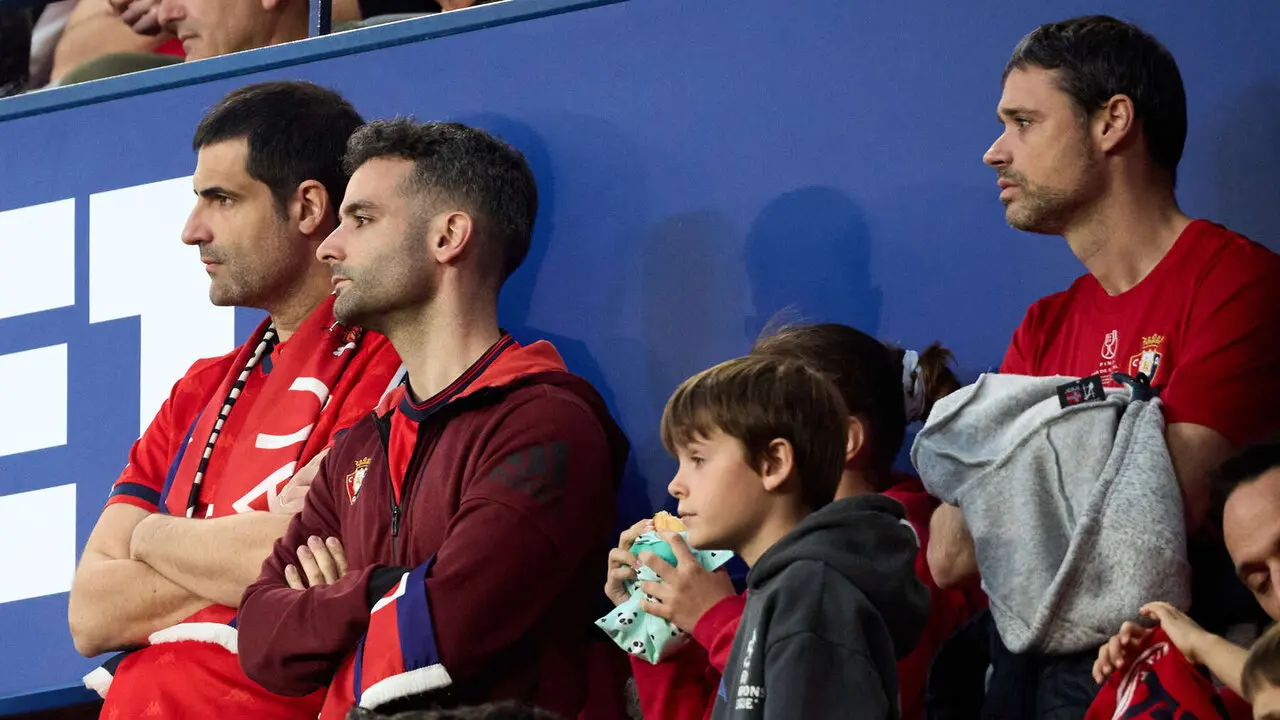La grada del estadio de El Sadar durante el partido de La Liga EA Sports entre CA Osasuna y Girona FC disputado en Pamplona. I&Ntilde;IGO ALZUGARAY