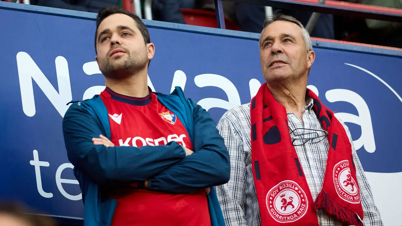 La grada del estadio de El Sadar durante el partido de La Liga EA Sports entre CA Osasuna y Girona FC disputado en Pamplona. I&Ntilde;IGO ALZUGARAY